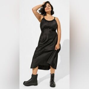 TORRID TEA LENGTH LACE TRIM CAMI SLIP DRESS - BLACK, SIZE 1X (14-16)